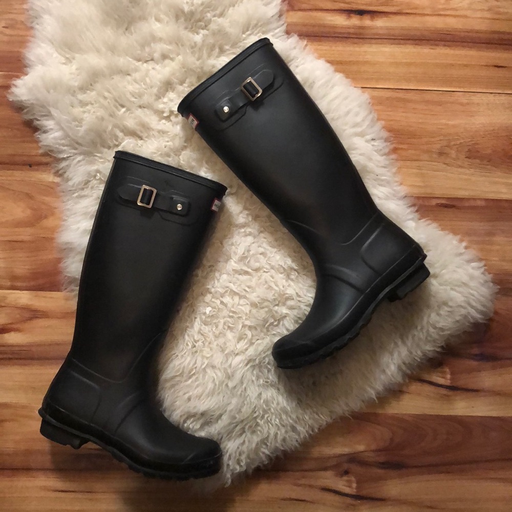Women’s original tall Hunter rain boots: Black